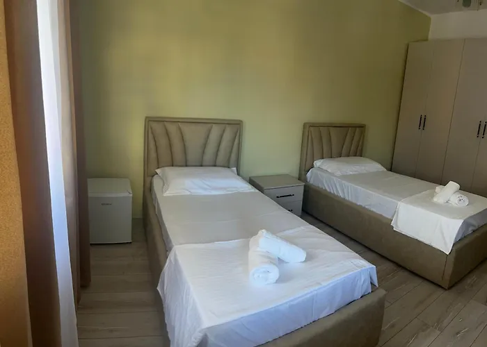 Madre Teresa Pensión Tirana