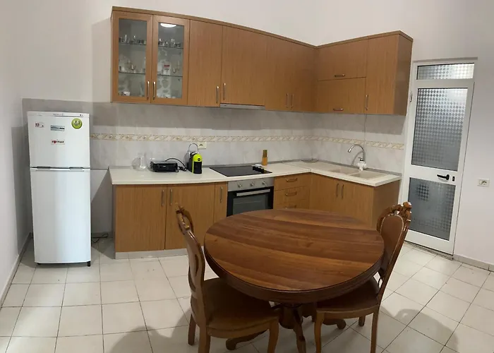 Madre Teresa Pensión Tirana